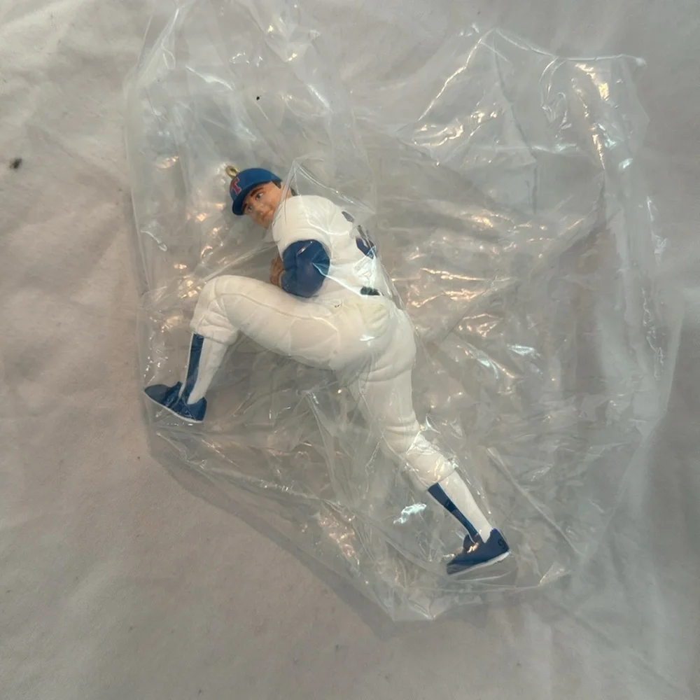 Hallmark Keepsake Ornament-1in At the Ballpark Series-Nolan Ryan